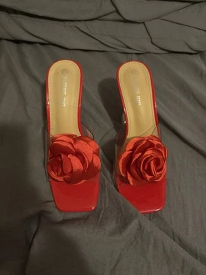 Tacones rosa roja con fondo de plástico talla 7,5 Foto 1 de 3