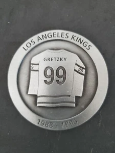 Wayne Gretzky #99 LA Kings Jersey Retirement Medallion 10/9/2002 - Picture 1 of 2