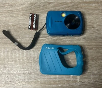 Working Polaroid IS048N Waterproof 16MP Digital Camera w/ Skin Case, Strap, USB - Image 1 of 4