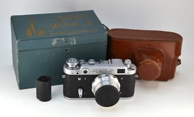 SOVIET USSR "FED 2" camera + Industar-26m, f2.8/50 + NATIVE BOX - Image 1 of 4