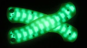 Spyderco Paramilitary 2 G10 Jade Scales with GITD pattern GLOW (handles only)