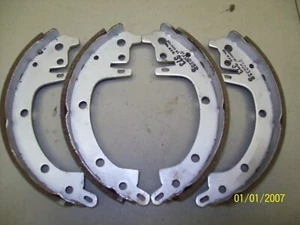1968-1976 Toyota Corona 9" x 1&9/16" Bonded Rear Brake Shoes - Bild 1 von 1