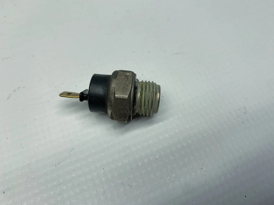 Interruptor ventilador radiador sensor Honda CBR900RR SC33 (1) 98' Foto 1 de 1