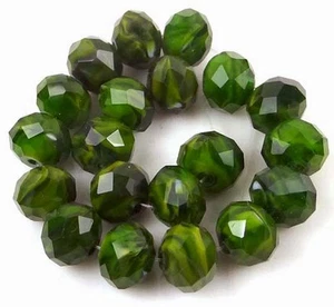 20 Tschechische Glas Facettierte Rondelle Perlen - Waldgrün Wirbel 10x8mm - Bild 1 von 2