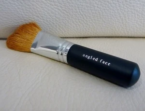 1x i.d. bare Minerals Angled Face Brush, Brand NEW Sealed! - Bild 1 von 5