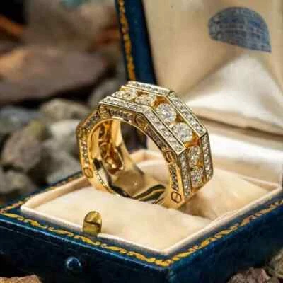 Anillo de boda de diamantes de corte redondo de 3 quilates para hombre enchapado en oro amarillo de 14 k Foto 1 de 4