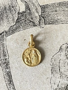 Ancien Pendentif /Médaille en plaqué or Bapteme Vierge Lourdes Sainte Bernadette - Imagen 1 de 2