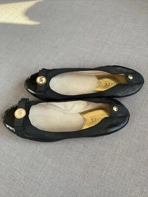 Zapatos planos de ballet negros Michael Kors para mujer 6 Foto 1 de 4