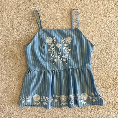 EUC Francescas Harper Heritage SMALL Blue White Flower Embroidered Baby Doll Top - Image 1 of 4