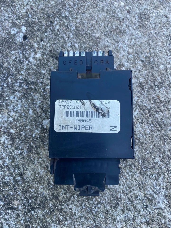 93 94 95 Jeep Grand Cherokee ZJ Intermittent Wiper Relay 56007192 OEM PARTS - Image 1 of 1