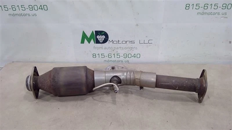 2016-2019 NISSAN SENTRA CATALYTIC CONVERTER EXHAUST SYSTEM OEM 20010-4AF0A - Image 1 of 4