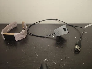 Fitbit Charge 2 Herzfrequenz Fitness Monitor Uhr Roségoldfarben mit Ladegerät FUNKTIONIERT - Bild 1 von 8