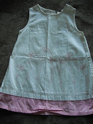 Niñas BLANCO Y ROSA VESTIDO DE VERANO sin mangas CASUAL flores LINDO talla 3T Foto 1 de 3