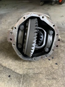 83.5- 97 FORD F250 HD Front Differential DANA 50 TTB 4.10 Center 3rd Member OEM - Picture 1 of 11