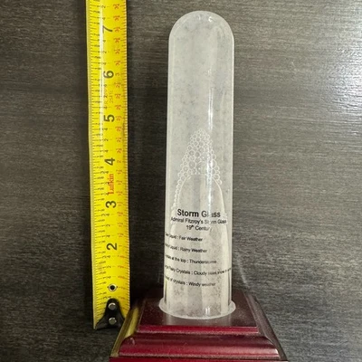 Base de madera de cerezo Admiral Fitzroy Storm Glass Weather Predictor siglo XIX Foto 1 de 3
