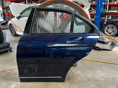 08-14 MERCEDES-BENZ W204 C250 PUERTA TRASERA IZQUIERDA LADO CONDUCTOR CARCASA AZUL OEM Foto 1 de 4