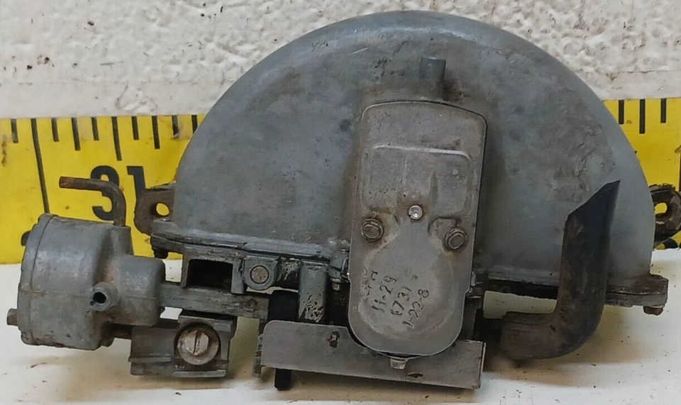 Б/у оригинальный производитель GM Trico жидкостный насос ветрового стекла 1958 Oldsmobile 88-98 (468) - Изображение 1 из 4