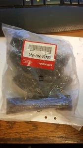 HONDA TRX350 FOURTRAX 1986 - 89 NOS FRONT BRAKE SHOE OEM 0645-HA7-920  LÅDA 1 - Bild 1 von 2