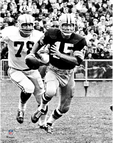 Bart Starr Green Bay Packers Unsigned Scrambling 11" x 14" Photo - Fanatics Cover
