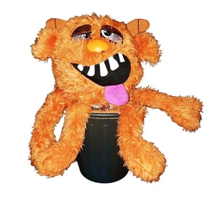 Stinky Little Trash Monster Naranja Buen Estado Falta Tapa Lata Divertida VER NOTAS - Imagen 1 de 6