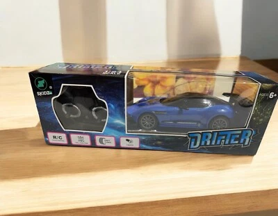 Skidz RC 1:24 Scale Remote Control Drifter Racer Car (Blue) - Image 1 of 4