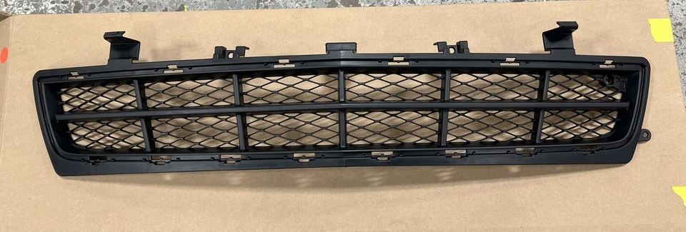 NUEVO Conjunto de rejilla inferior delantera original OEM para modelos Buick LaCrosse 2010-2013 Foto 1 de 4