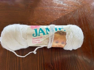 Lion Brand Jamie yarn skeins White - Picture 1 of 2