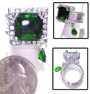 Riesiger smaragdgrüner Prinzessschliff Acrylstein breiter Bandring Träne Baumeln 7,5 - Bild 1 von 5