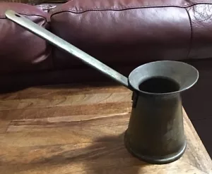 Antiguo cucharón de fundición de cobre con mango largo - Imagen 1 de 3