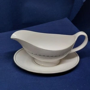 Barco de salsa y placa base Royal Doulton England Bone China "Tiara" de colección usado en excelente estado - Imagen 1 de 5