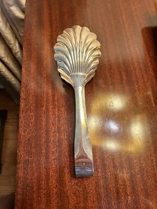 Vintage Serving Tongs Clam Shell Stainless Salad Bread Dessert 9” - Picture 1 of 3