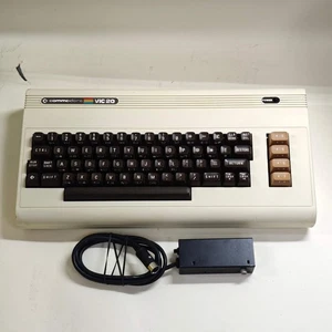 Computadora personal Commodore VIC 20 sin probar - Imagen 1 de 9