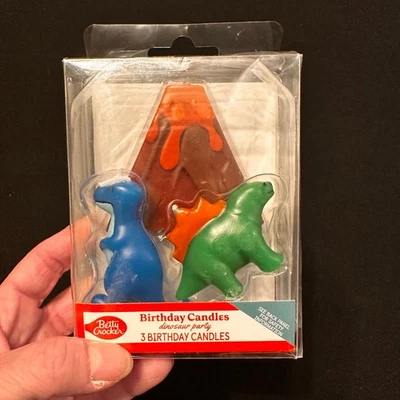 Velas de cumpleaños de dinosaurio premium Betty Crocker, 3 unidades Foto 1 de 4