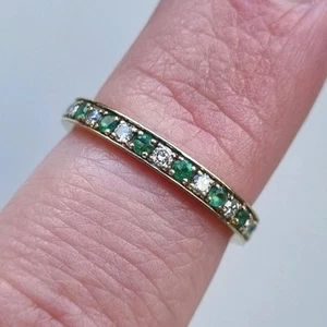 Hallmarked 9ct Yellow Gold Emerald & Diamond Band Ring Size K 1.8g - Picture 1 of 18