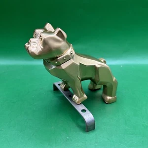 Antiguo adorno de capucha de camión Mack Bull Dog vintage nuevo de stock color dorado original - Imagen 1 de 8