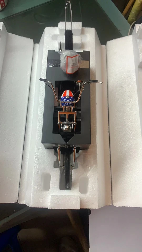 1/10 franklin mint Harley Davidson 1969 Easy Rider Chopper Captain America NEW - Image 1 of 4