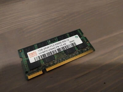 RAM SO-DIMM 1GB DDR2 HYNIX HYMP512S64CP8-Y5 AB 1GB 2Rx8 PC2-5300S-555-12 667 MHz - Immagine 1 di 2