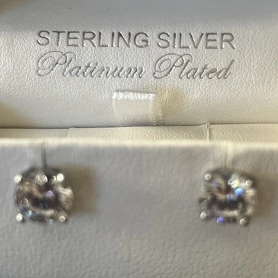 Aretes Crislu de plata esterlina enchapados en platino circonita cúbica caja original nunca usados Foto 1 de 4