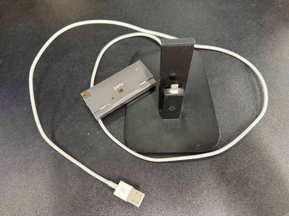 Twelve South HIRISE LIGHTNING DESKTOP STAND FOR IPHONE & IPAD MINI - Image 1 of 1