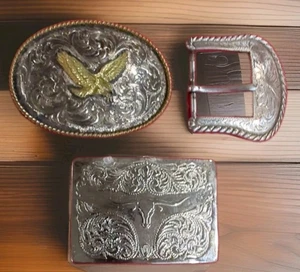 Fibbie per cintura western vintage tono argento classico (non) marcate Steer Eagle Basic - Foto 1 di 15