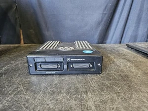 Motorola XTL 5000 M20URS9PW1AN UHF RADIO - Zdjęcie 1 z 4