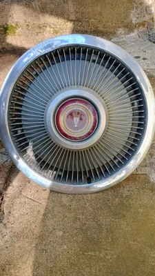 Ford OEM 1968 1969 Fairlane Torino Cromo Metal Alambre Radios Tapacubos Cubierta de Rueda Foto 1 de 4