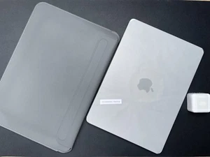 Apple MacBook Air 13 M2 16/256GB SSD Space Grau ohne OVP nicht aktiviert - Afbeelding 1 van 6