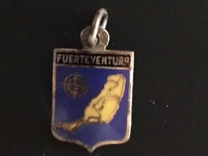 BRACCIALE VINTAGE ARGENTO CHARM ~ SCUDO DA VIAGGIO SMALTATO FUERTEVENTURR - Foto 1 di 2