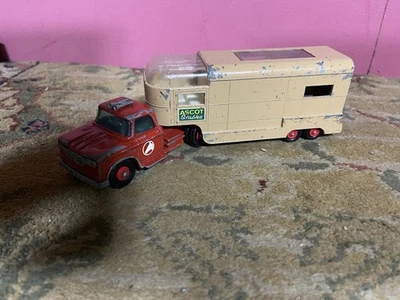 Matchbox King Size K18 Dodge Tractor/Articulated Horse Van "Ascot Stables" - Image 1 of 4