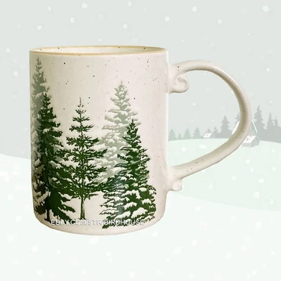 Taza de café bosque de pinos pintada a mano en relieve 16 oz Navidad hoja perenne Foto 1 de 4
