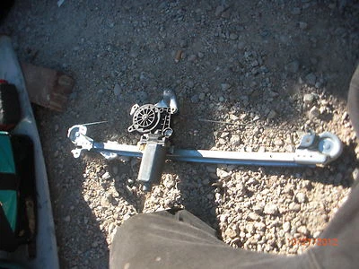 (1996-1997) Motor regulador ventana trasera mercedes-benz w210 e320 e420 e300 derecho Foto 1 de 2