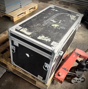 Professional made NSP brand extra large Flight Cases - Pair of - Free delivery - Picture 1 of 7