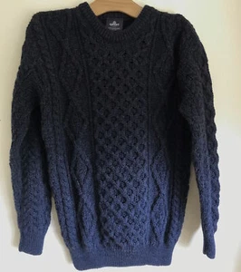Navy blue Aran chunky jumper Small Pure Wool Unisex Made in Ireland Fishermans - Picture 1 of 5