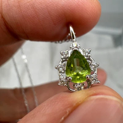925 Sterling Silver Necklace 7x5mm Natural Peridot Gemstone Zircon Pendant Green - Image 1 of 4